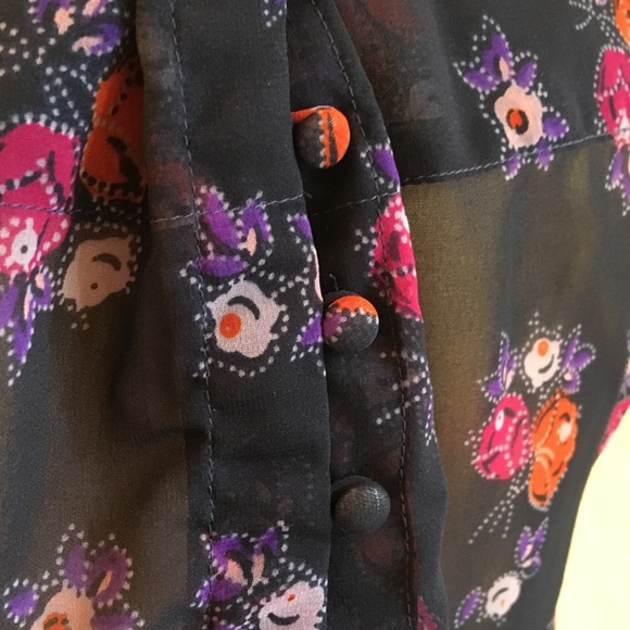 ❄️ AMERICAN EAGLE Navy Floral Semi Sheer Top Sz S - Picture 4 of 5